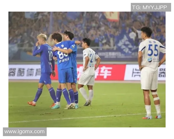 中国国家足球队迎战威尔士队激情对决展现实力与风采 中国国家足球队迎战威尔士队激情对决展现实力与风采